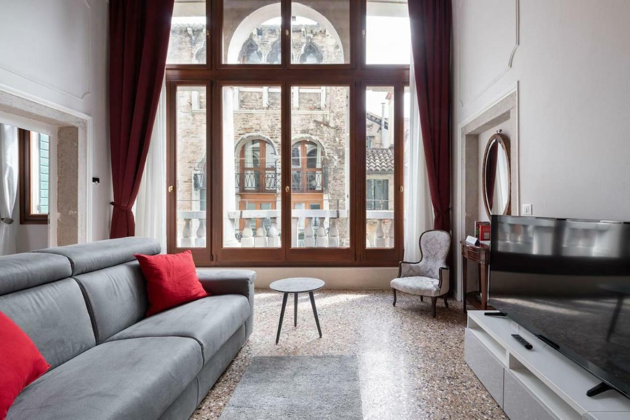 Apartment Ponte Raspi Canal View Benátky Exteriér fotografie